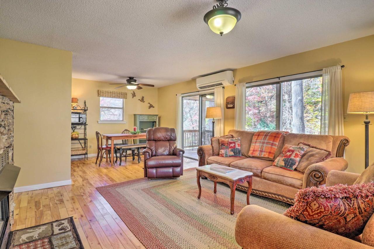Villa Creekside Retreat With Deck, 18 Miles To Wolf Ridge Weaverville Exterior foto
