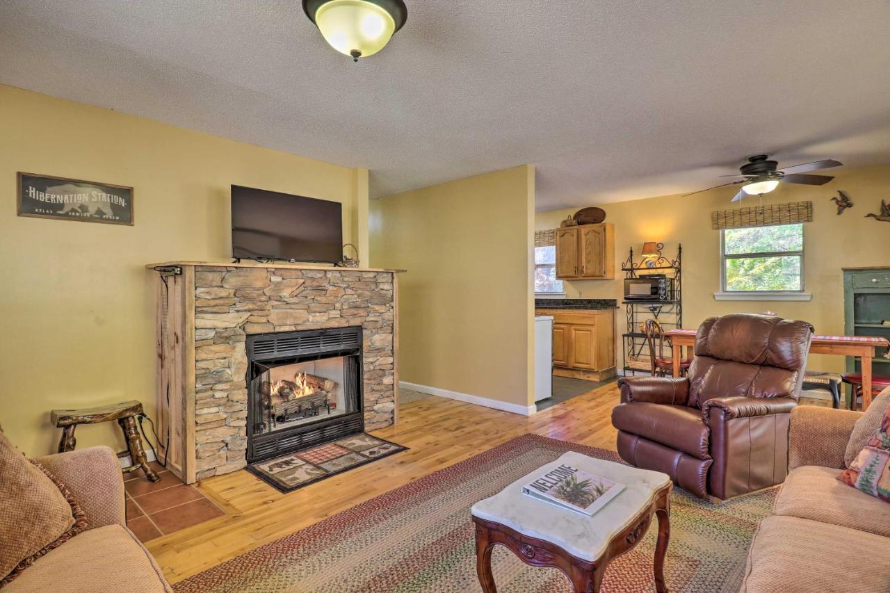 Villa Creekside Retreat With Deck, 18 Miles To Wolf Ridge Weaverville Exterior foto