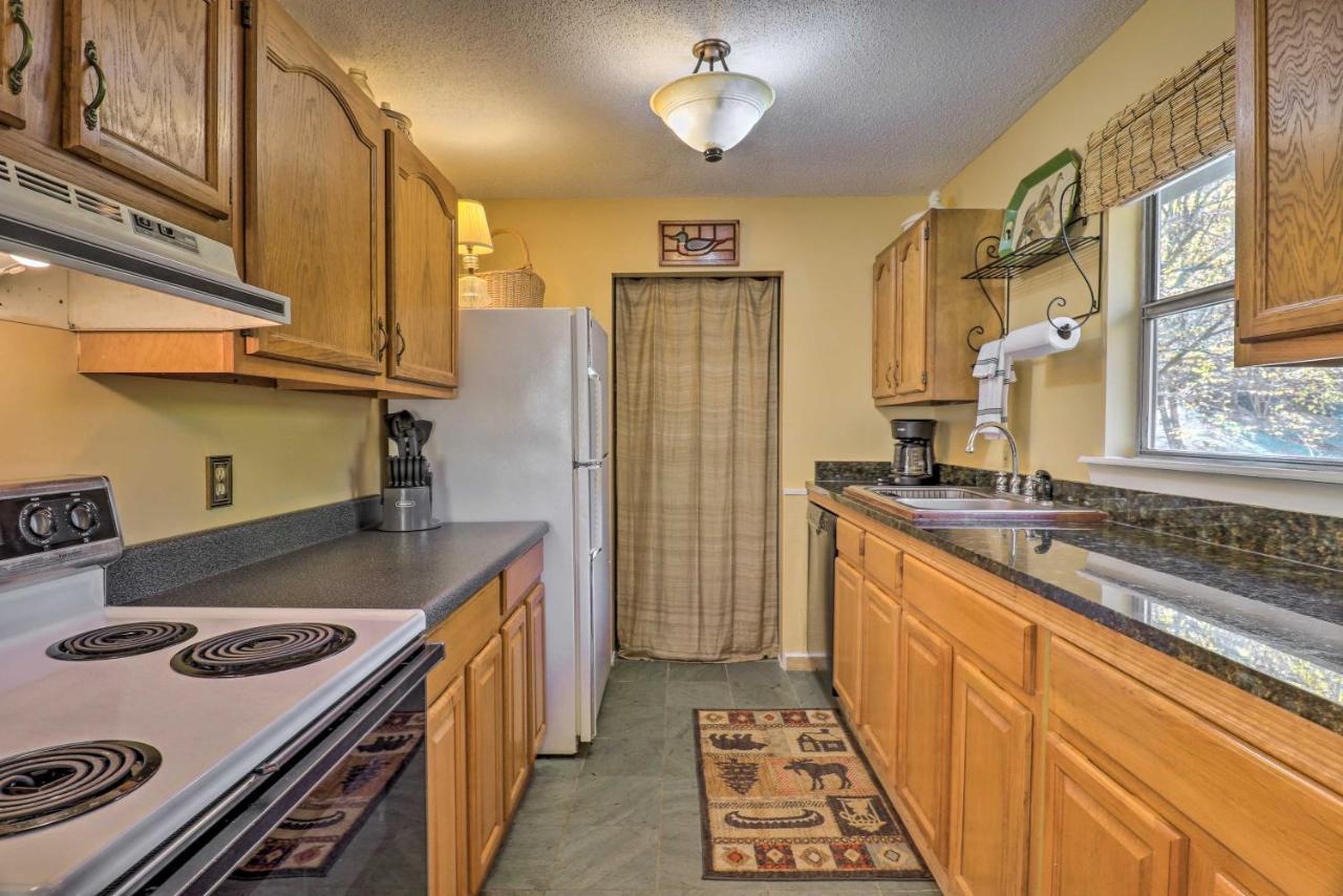 Villa Creekside Retreat With Deck, 18 Miles To Wolf Ridge Weaverville Exterior foto